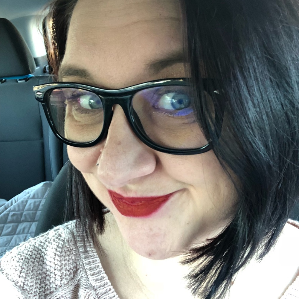 Meet your Posher, Alicia
